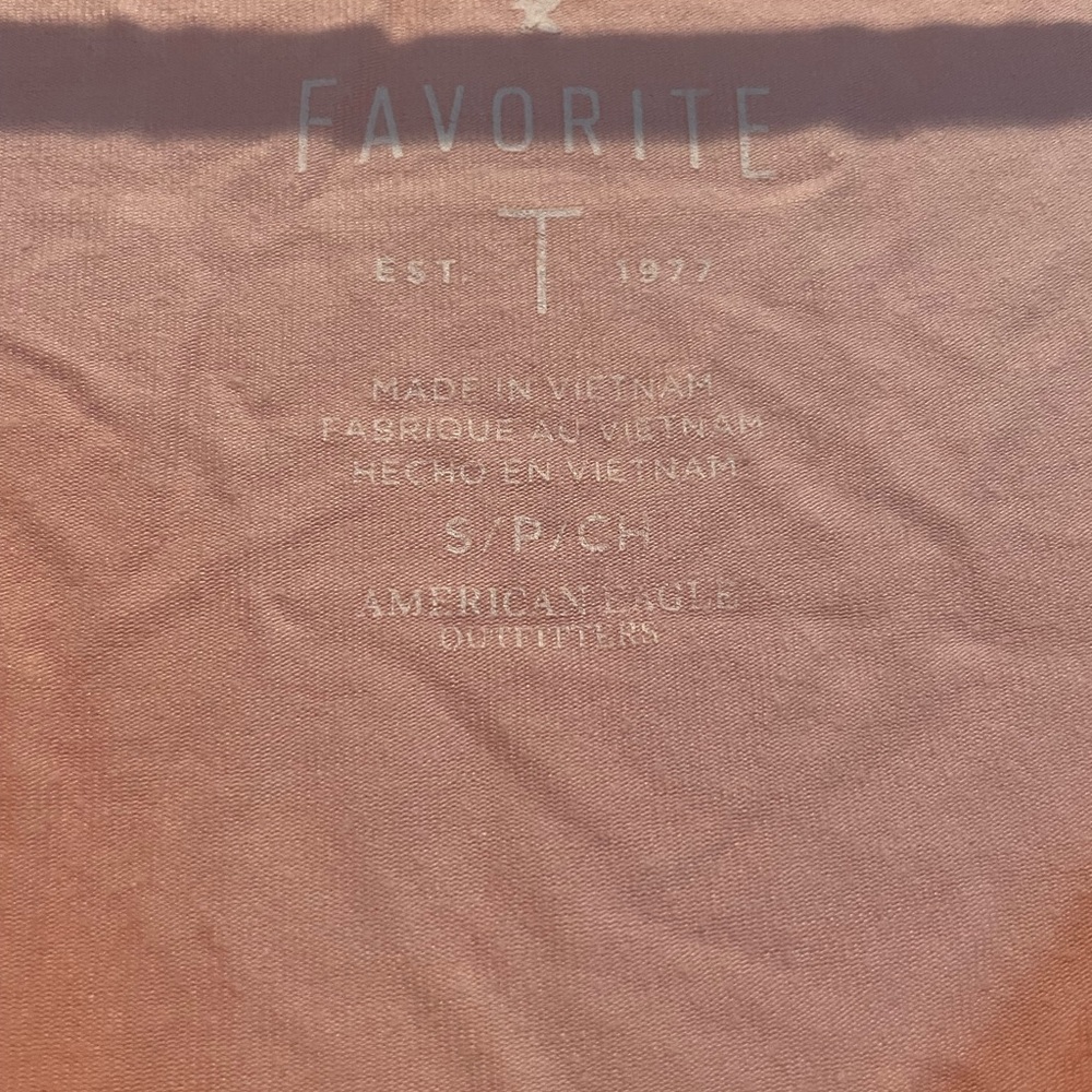 American Eagle Tshirt - Picture 2 of 2